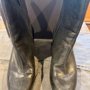 Black Leather Zipper Boots